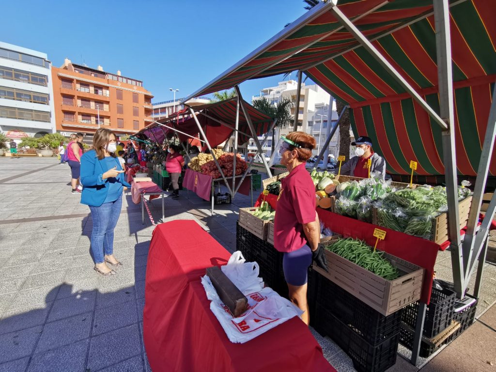 Mercado en la calle EL MÉDANO