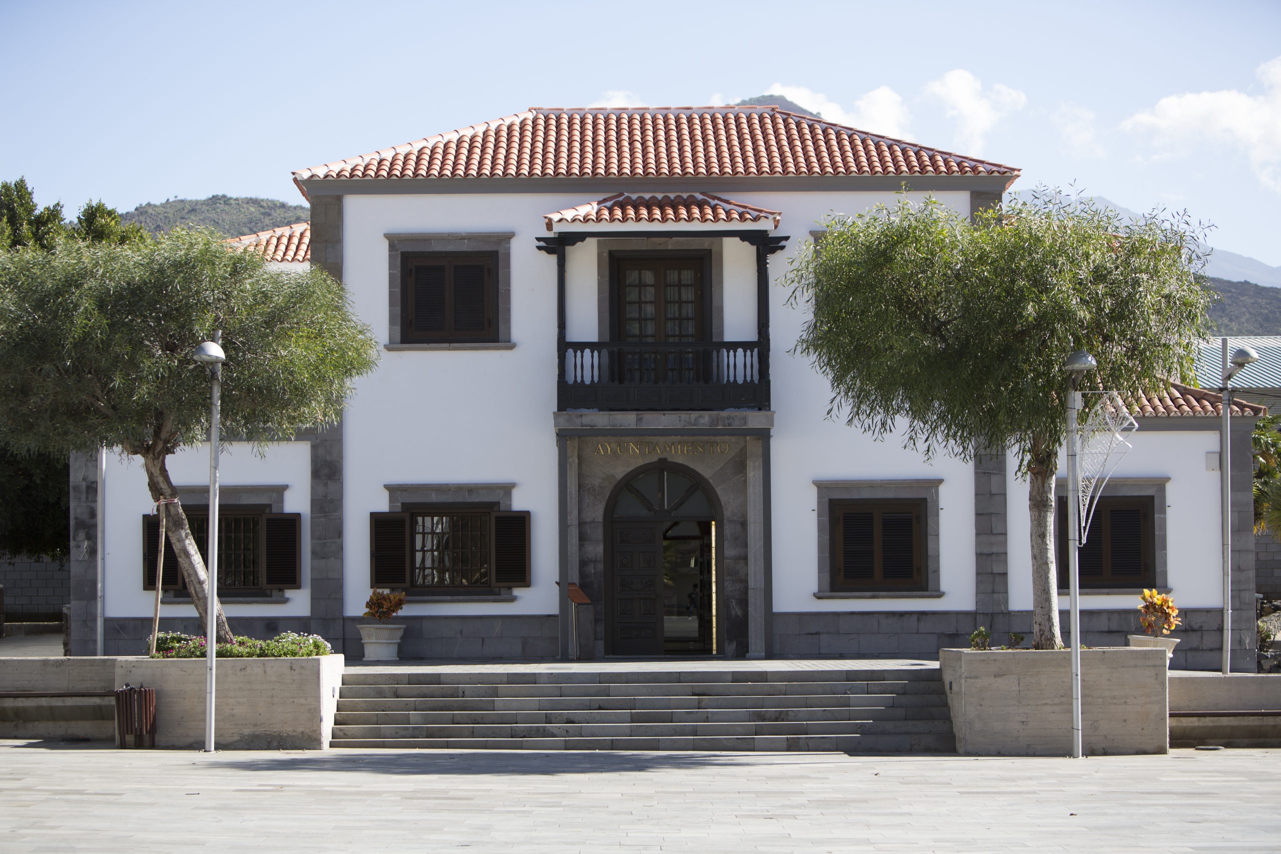 Fachada Ayuntamiento de Santiago del Teide-1