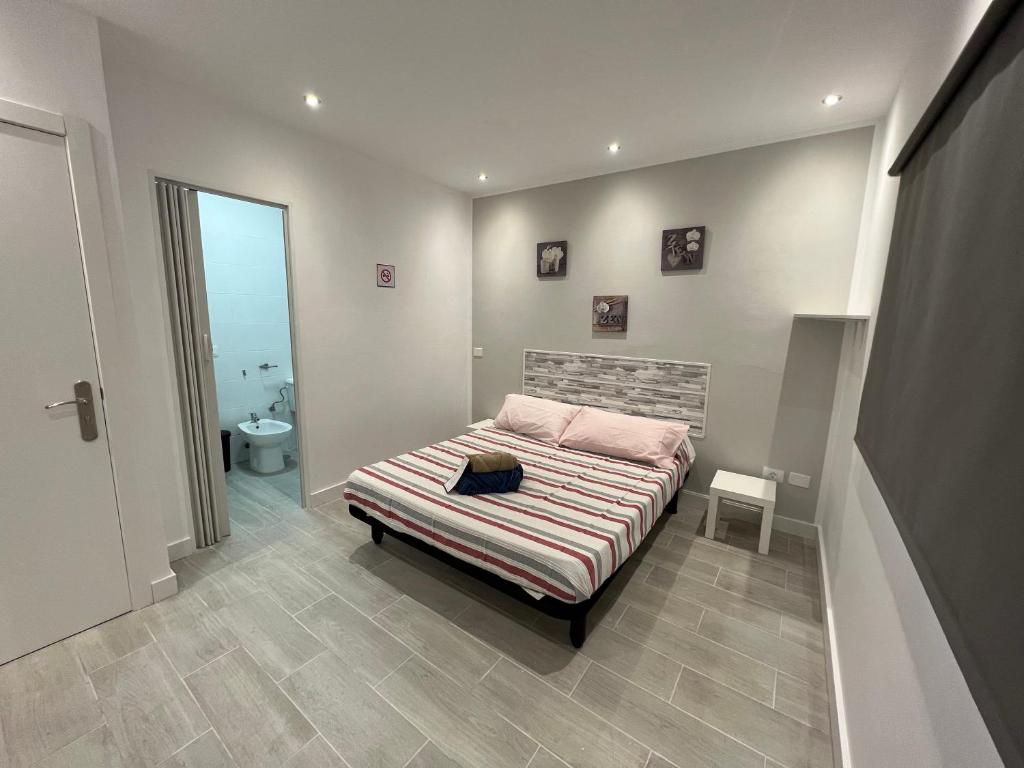 DORMITORIO CON BAÑO EN LOS ABRIGO TENERIFE SUR