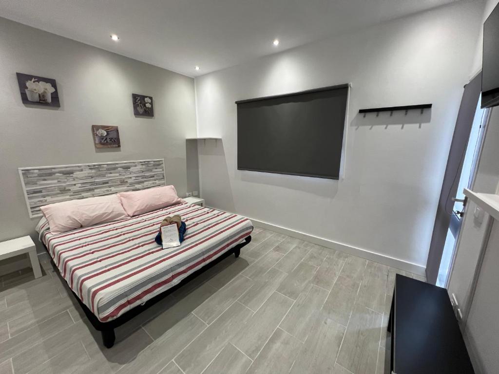 DORMITORIO DE HOSTAL EN LOS ABRIGO