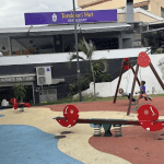 parque infantil en el paseo de los cristianos tenerife