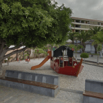 parque infantil frente al mar en los cristianos